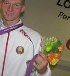 FONT size=4 Пловец Игорь Бокий принес Беларуси первую золотую медаль. 