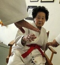 Кейко Фукуда была первой женщиной-тренером по борьбе. 