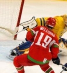 В матче Евровызова белорусские хоккеисты по буллитам проиграли шведам. По баскетболу женская сборная