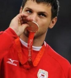 Вадиму Девятовскому и Ивану Тихону возвращены олимпийские медали. 