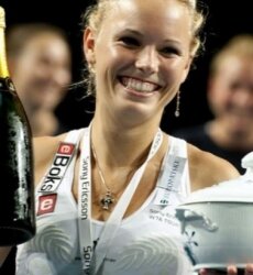 Возняцки выиграла турнир-Теннис-WTA Копенгаген. И вторые станут первыми